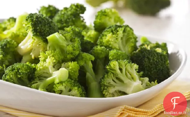 Dal di cocco senza glutine con broccoli al vapore e riso integrale