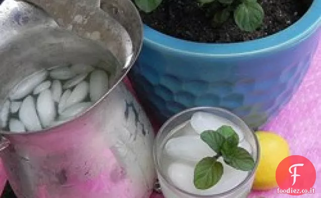 Limonata rinfrescante al cetriolo