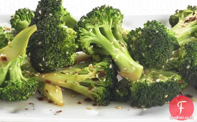 Broccoli saltati in padella con semi di sesamo