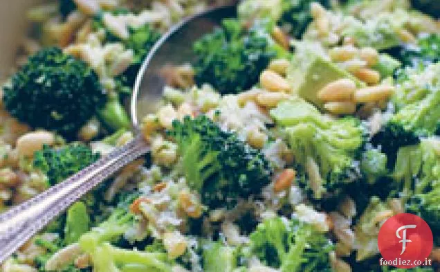 Insalata di Orzo integrale con pesto di broccoli e pinoli