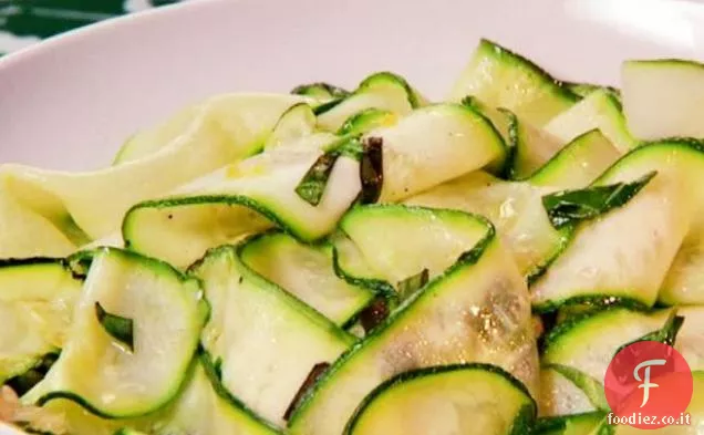 Nastri di zucchine con burro alle erbe