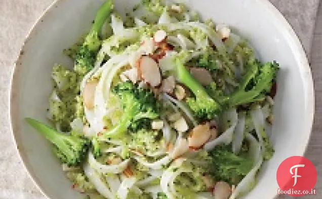 Tagliatelle di Riso con Broccoli-Pesto di mandorle