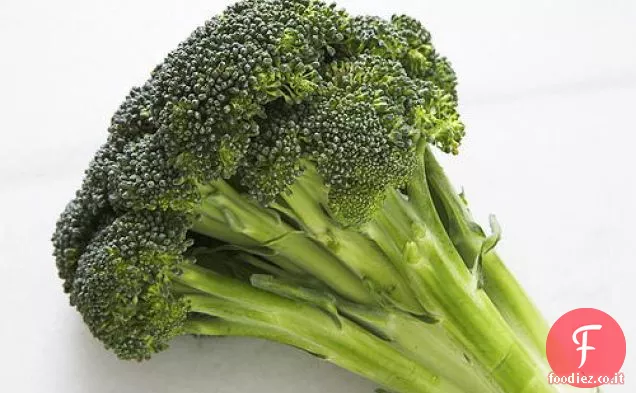 Broccoli con Nocciole Tostate e Pancetta