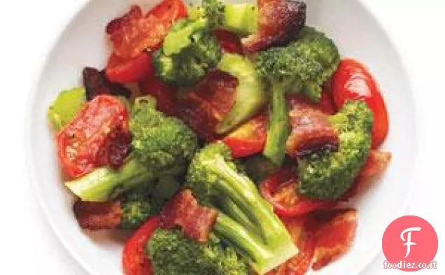 Broccoli saltati, pomodori e pancetta