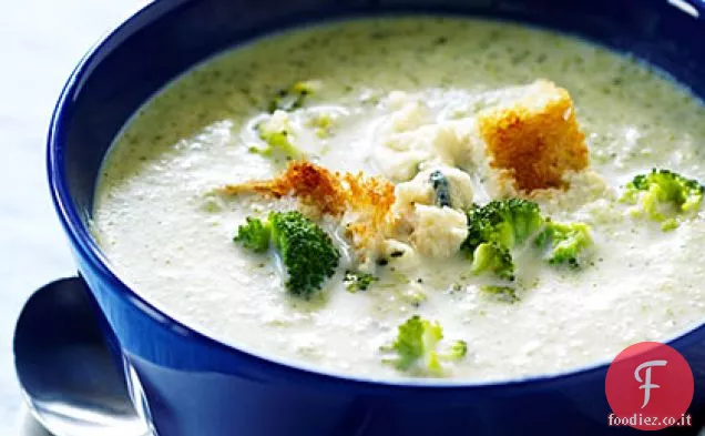 Zuppa di broccoli con formaggio blu