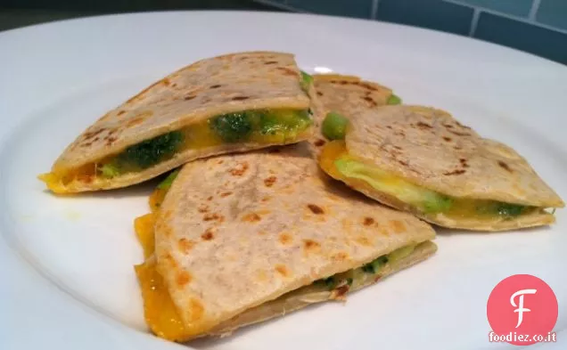 Quesadillas di broccoli e cheddar