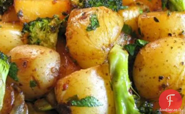 Patate al forno e broccoli con salsa di soia, burro e P