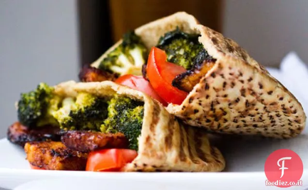 Acero fumoso Broccoli Tempeh Pita