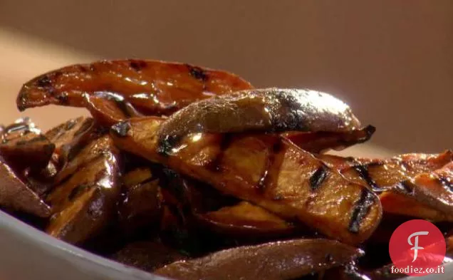 Zeppe di patate dolci grigliate con burro d'acero