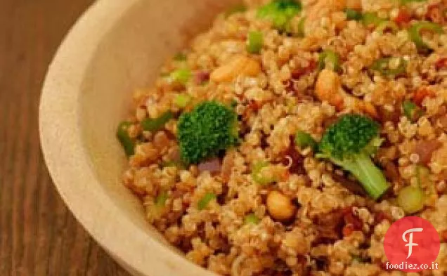 Quinoa piccante con broccoli e anacardi