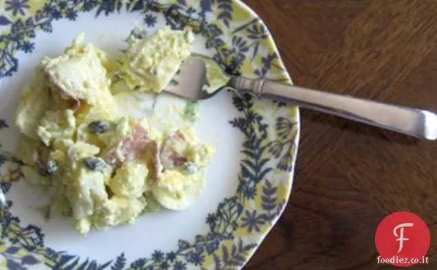 Insalata di patate leggera con panna acida e capperi