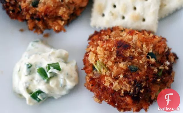 Torte di salmone all'aneto e al cappero