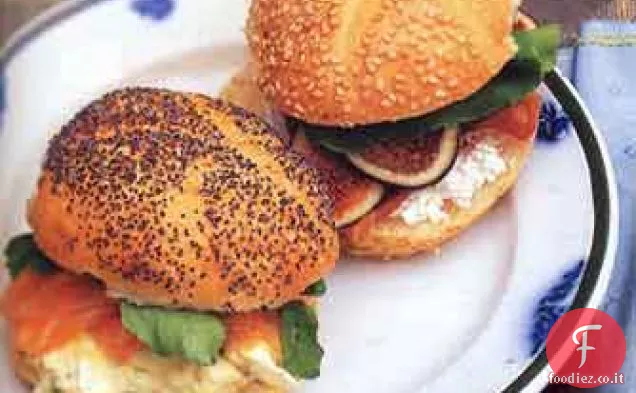 Dragoncello-cappero Insalata di uova Panini con salmone affumicato