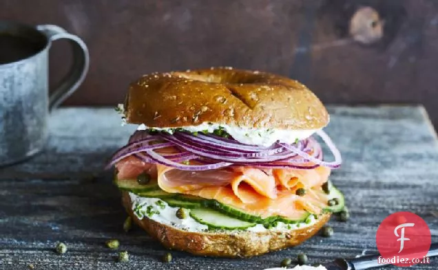 Bagel di salmone affumicato