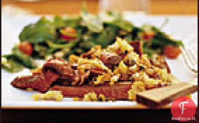 Bistecche alla griglia con salsa di capperi e briciole di pane