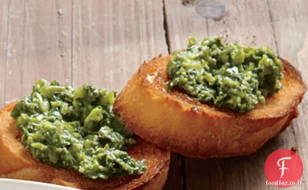 Pesto di Menta e Piselli su Baguette tostate