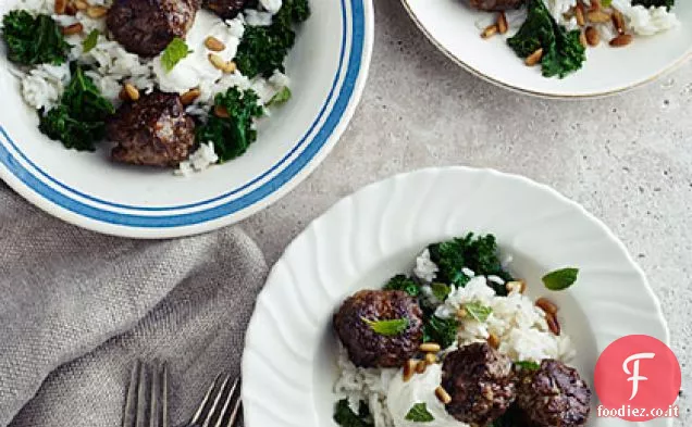 Polpette di agnello con cavolo nero, yogurt al cumino e riso Carolina Gold
