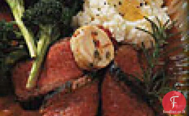 Costolette scottate in padella con formaggio di capra, cappero e burro di pomodoro essiccato al sole