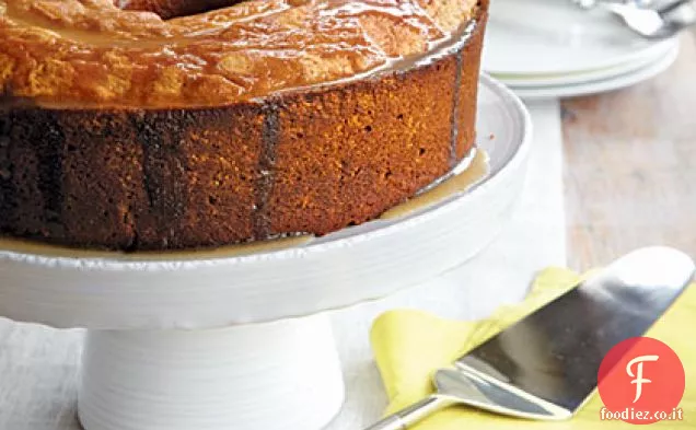 Torta di libbra con glassa di burro marrone