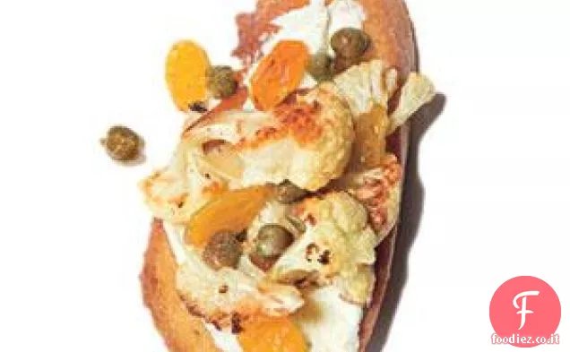 Crostini di Cavolfiore arrosto e Uvetta