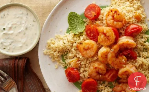 20 minuti di gamberi e Couscous con salsa di yogurt e Hummus