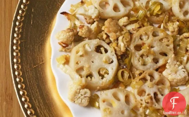 Radice di loto arrosto di agave, porri e cavolfiore ispirato a The Kind Diet di Alicia Silverstone