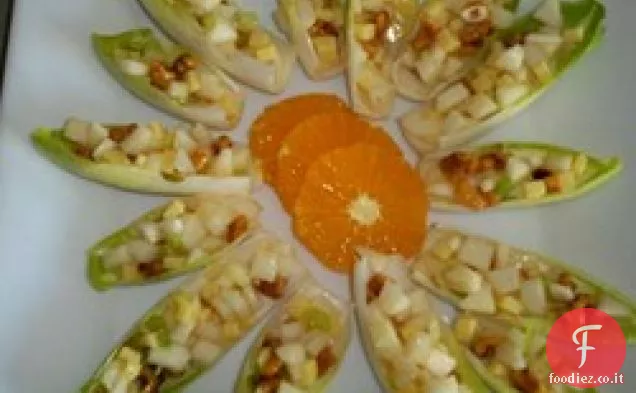Morsi di insalata di pera indivia con vinaigrette d'acero