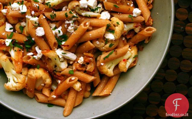 Pasta Con Cavolfiore, Noci e Feta