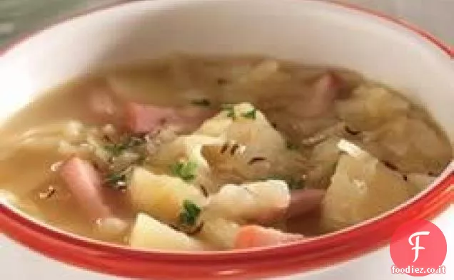 Zuppa di prosciutto, patate e cavolo