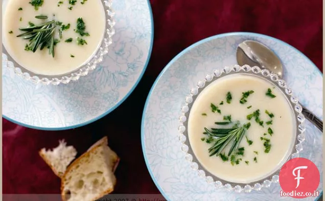 Zuppa di cavolfiore al rosmarino