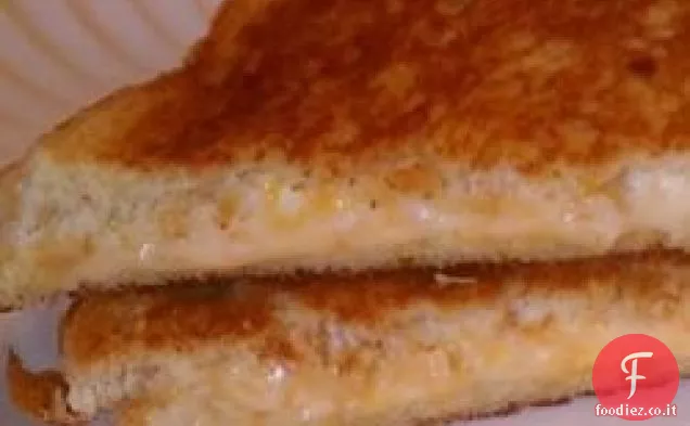 Panini gourmet al formaggio grigliato