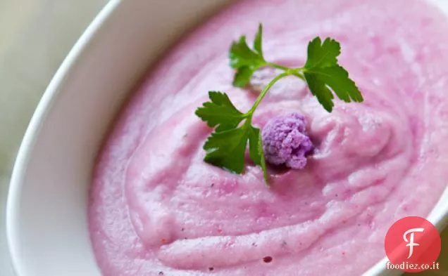 Zuppa di cavolfiore rosa