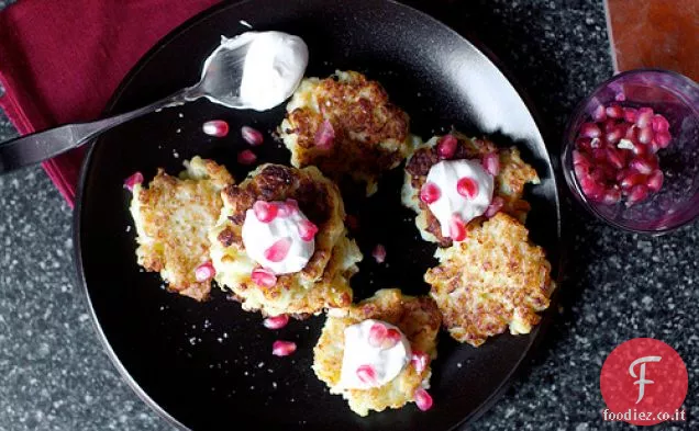 Frittelle di cavolfiore - feta con yogurt affumicato, melograno
