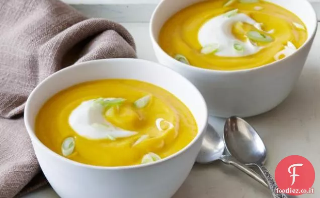Zuppa di carote e cavolfiori refrigerati