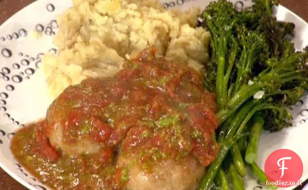 Polpette di salsiccia di Pollo ripiene di Mozzarella, Salsa al Pomodoro e Basilico, Patate Cacio e Pepe e Broccolini arrosto