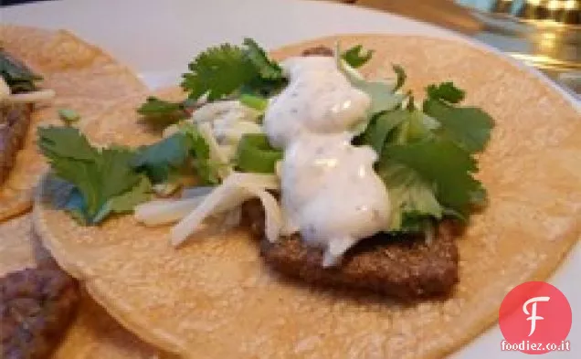 Tacos di bistecca con salsa piccante allo yogurt