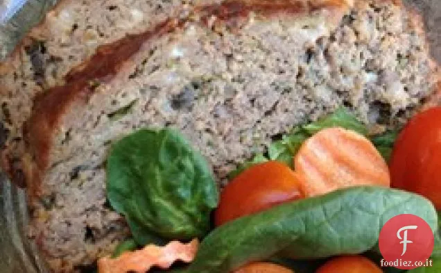 Polpettone celeste con formaggio blu, funghi e spinaci