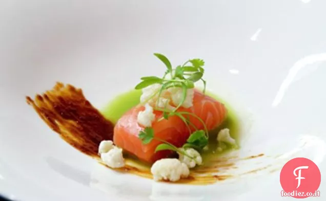 Ristorante Sat Bains, Salmone biologico, Miso Caramello, succo di ortica