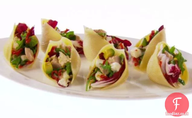Conchiglie ripiene di pollo insalata tritata