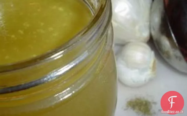 Brodo di pollo in un fornello lento