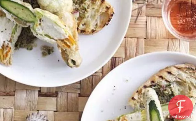 Fiori di zucchine ripieni di ricotta, Tapenade verde Oliva e griglia