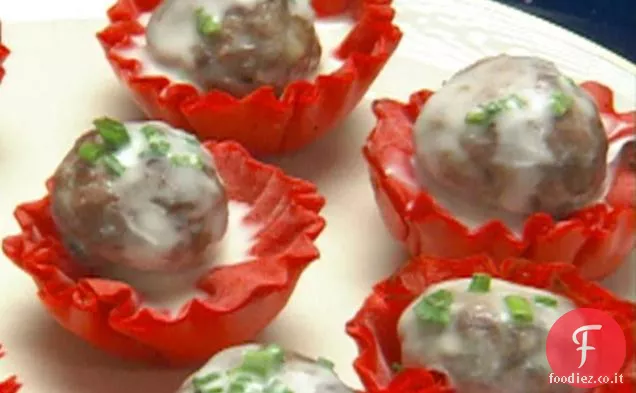 Polpette di carne di cervo al curry in tazzine di pomodoro essiccato al sole