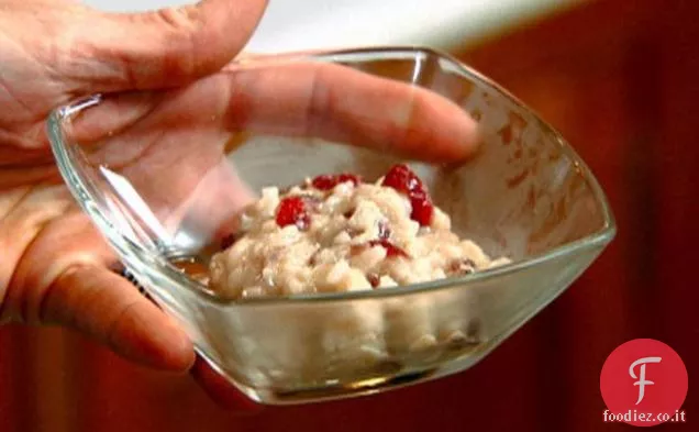 Budino di riso istantaneo con cannella, cardamomo e mirtilli