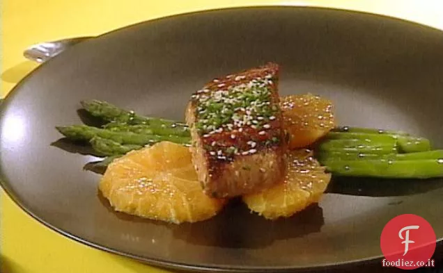 Filetti di Mahi Mahi alla griglia e asparagi con arancia e sesamo