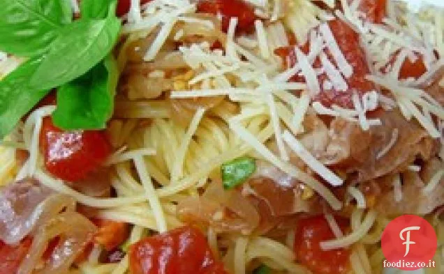 Pasta Fresca Estiva con Pomodoro e Prosciutto