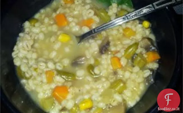 Zuppa d'orzo di funghi molto facile