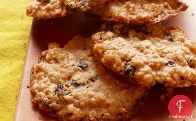 Biscotti di farina d'avena gommosa-uva passa