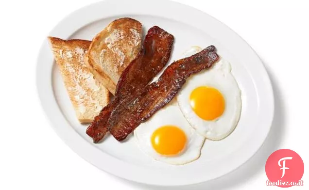 Bacon glassato al caffè con uova