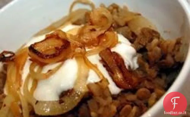 Lenticchie e riso con cipolle fritte (Mujadarrah)