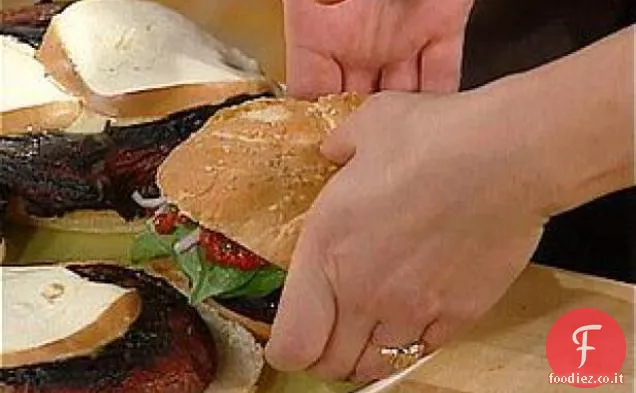 Hamburger Portobello con Pasta di Pepe Arrosto e Mozzarella Affumicata